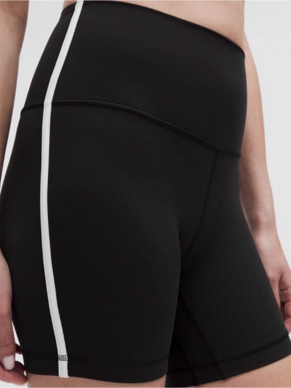 lululemon athletica Black Bike Shorts with White Side Stripe 6” Size 6